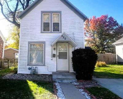 2 Bedroom 1BA 900 ft Apartment For Rent in Boone, IA