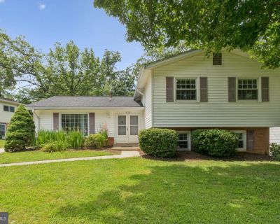 5 Bedroom 3BA 1472 ft Single Family House For Sale in Fairfax, VA