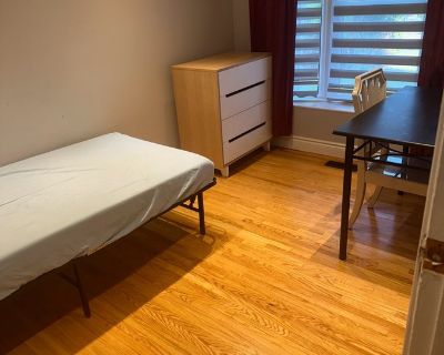 1 Bedroom 1BA Furnished Pet-Friendly Room For Rent in North York, Ontario