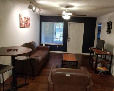 Sublease - 2 bedrooms, 2 beds and 1 bath