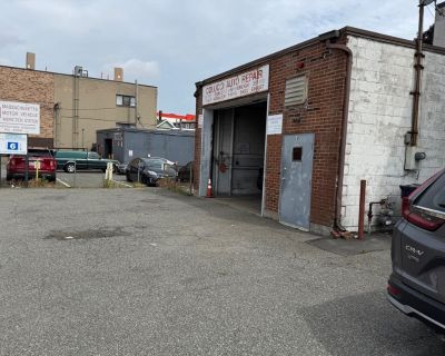 1800 ft Commercial Property For Sale in Everett, MA