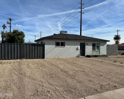 3 Bedroom 1BA 1131 ft Single Family House For Sale in Phoenix, AZ