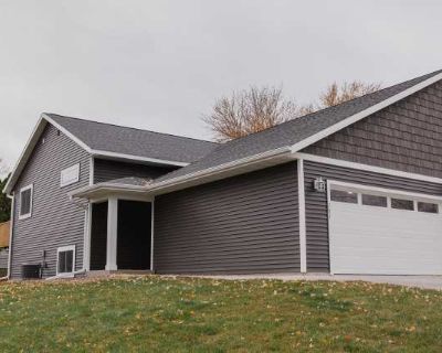 3 Bedroom 2BA 1700 ft Apartment For Rent in Onalaska, WI