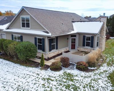 3 Bedroom 2BA 1966 ft Condo For Sale in Fitchburg, WI