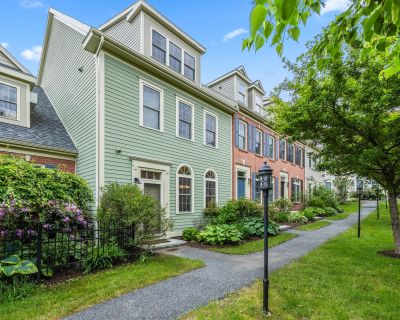 3 Bedroom 3BA 2248 ft Condo For Sale in Hanover, NH