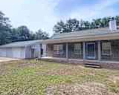 3 Bedroom 2BA 1518 ft² Pet-Friendly House For Rent in Milton, FL 4707 Nichols Creek Rd