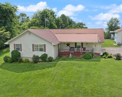 2 Bedroom 1BA 1176 ft Single Family House For Sale in Strunk, KY
