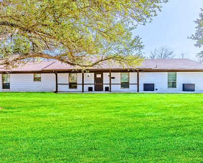Homads House (Has a House). Room in the 3 Bedroom 3BA Pet-Friendly House For Rent in Little...