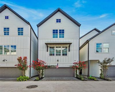 3 Bedroom 3BA 2278 ft Single Family Detached House For Rent in Houston, TX