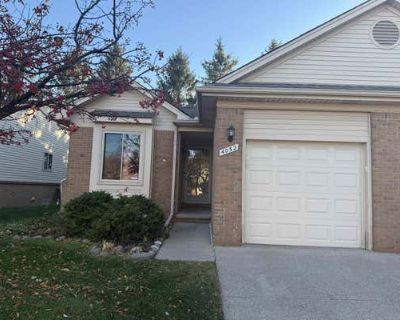 2 Bedroom 1BA 918 ft Condominium For Sale in WARREN, MI