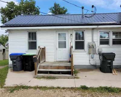 3 Bedroom 1BA 0 ft Apartment For Rent in New London, WI