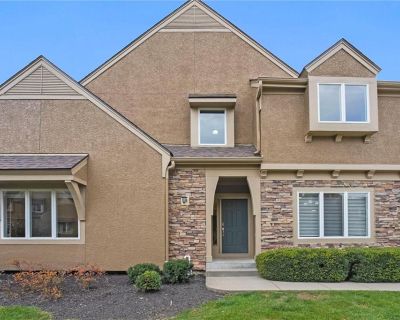 3 Bedroom 2BA 2009 ft Townhouse For Sale in Olathe, KS