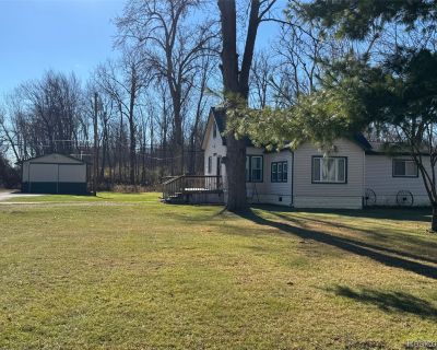 3 Bedroom 1BA 1498 ft Single Family House For Sale in Van Buren Charter Township, MI