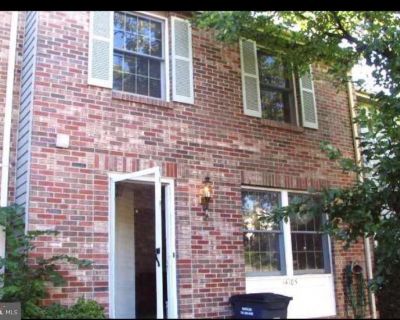 14105 Honey Hill Court # ROOM. Property for Rent in Centreville, VA for $950 with 4 bedrooms and 1 full bath, 1 half bath. This 1,800 square foot property was built in 1987 on a lot size of 0.04.. Hot location, near major intersection, Only for Single person, one private bedroom is available for rent for student or working professionals, Room is in 3 bedroom townhome, where owner pays all utili...