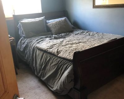 Minimum stay: 1 month. Bills included. Age preference: 18 - 70. Available for students. Furnished room for rent with full house access in quiet neighborhood. 3 br 2.5 bath and all amenities. Looking for someone responsible and clean