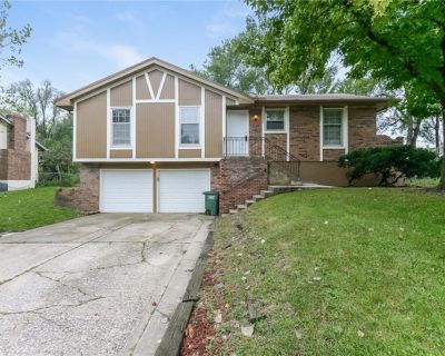 7403 E 132nd Terrace. Property for Rent in Grandview, MO for $1,835 with 3 bedrooms and 2 full baths, 1 half bath. This property was built in 1979 on a lot size of 10769.. Welcome to your dream home! Step inside this pet-friendly home featuring modern finishings and a layout designed with functionality in mind. Enjoy the storage space found in the kitchen and closets as well as the spacious liv...