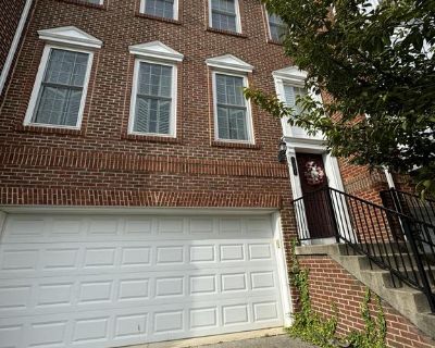 4 Bedroom 3BA 2984 ft Townhouse For Sale in Ashburn, VA