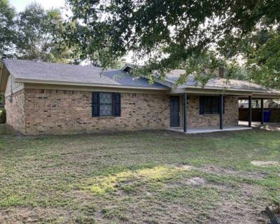 3 Bedroom 2BA 1752 ft Single Family Home For Sale in LINDEN, TX