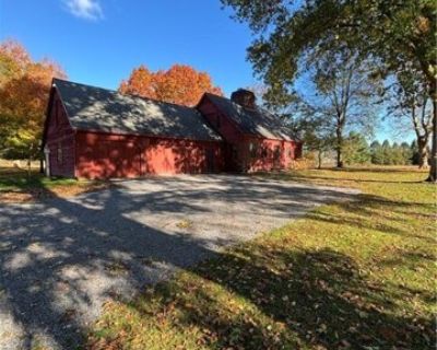 930 W Bloomfield Rd. A rare opportunity to live on 34 acres of private, open land. This Williamsburg-style home, featured multiple times in Architectural Digest in the 1970s, offers a truly unique rental experience with no nearby neighbors and room to roam. The entire 34 acres are available to tenants, making it perfect for anyone who loves the outdoors or dreams of having animals. Previous ten...