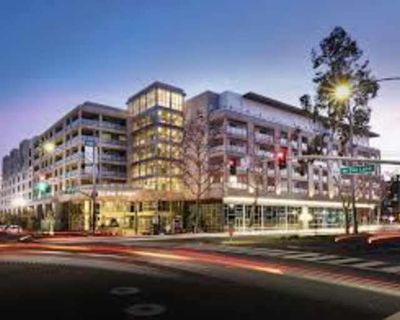 Available on: december 1. Unfurnished. Parking available * Accessible property * LGBTQ+ friendly * Children friendly * Students welcome * 40+ years welcome. You will get master bedroom with your own bathroom, parking spot and shared storage booth in basement. The property has gym, pools, entertainment rooms and theatre. Come check it out!. Rent $1,672 per month Bills Included Security deposit N...