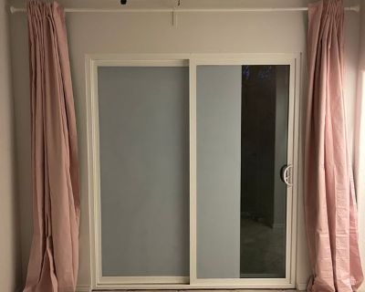 Clean place we all keep to our selfs and have full time jobs, however we do look out for each others wellness.. 3 Bedroom. 1 Bathroom