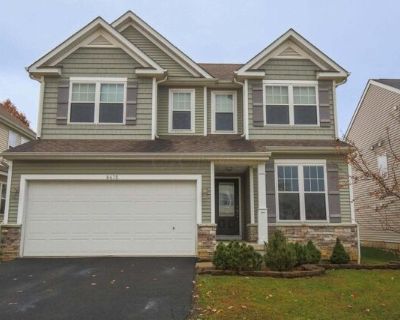 8475 Haleigh Woods Dr. Beautiful 3 bedroom, 2.5 bath home in Cedar Run. Tastefully updated w/ laminate hardwood floors throughout first floor, stainless steel appliances/white cabinets in kitchen, gas fireplace w/ TV mount. Three bedrooms upstairs w/ loft, 1st floor laundry, spacious master bedroom w/ his and her closets, deluxe master bath w/ double vanity, walk in shower, and Jacuzzi tub. Thi...