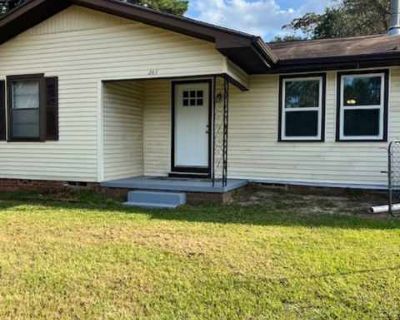 3 Bedroom 1BA 1264 ft Furnished Apartment For Rent in Ore City, TX