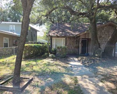 4 Bedroom 2.5BA 2125 ft Furnished Pet-Friendly Apartment For Rent in Biloxi, MS