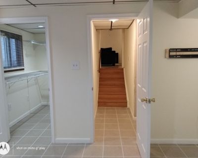 Minimum stay: 6 months. Deposit: 1025. Bills included. Age preference: 18 - 39. Available for students. About the house - House share, teaming up, split level, 2 car driveway, carport, 5 br 2 ba, living rm, dining rm, kitchen, sun rm, laundry rm, deck. About the rm - lower level ~ 10.5 x 17 + walk in closet ~ 5 x 7. Two West facing windows, recessed and track lighting, ceramic tile, TV mount, b...