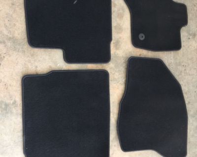 2013 Ford Explorer xlt factory oem floor mats like new