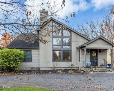 3 Bedroom 3BA Single Family Home For Sale in HOWELL, NJ