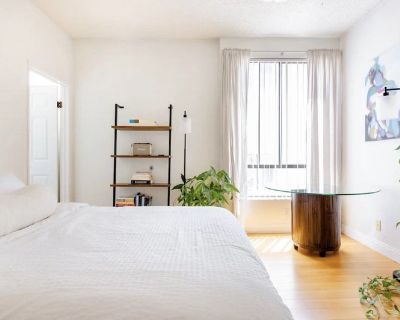 Total rooms: 2. Deposit: $1,950.00 * Utilities included?: No * Fees apply?: No. References required. Females preferred. Non-smoking. Not for couples. Age preference: 26 - 40. Furnishings: Unfurnished * Parking: Yes * Garage: Yes * Balcony/roof terrace: Yes * Disabled access: * Living room: shared * Broadband included: Yes. Availability Available Jan 07 2026 Minimum term 3 months Maximum term No...