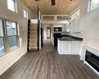 2 Bedroom 1BA House For Rent in Greer, SC