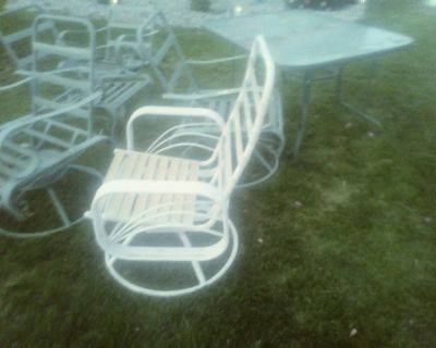 Table and Chairs call Tony.  (509)  630-9143
