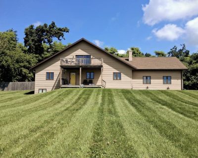 3 Bedroom 2BA Retreat Vacation Rental in Serenity Acres, Oxford, WI