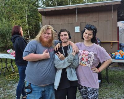 Ashton - Needs an Apartment on iROOMit or a Room