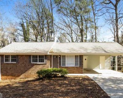 5 Bedroom 3BA 1347 ft Apartment For Rent in Hall County, GA