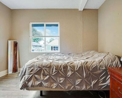 Tawnee (Has a House). Room in the 3 Bedroom 2BA House For Rent in Salem, OR