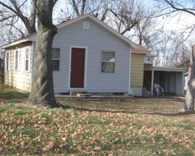1 Bedroom 1BA Pet-Friendly House For Rent in Springfield, MO