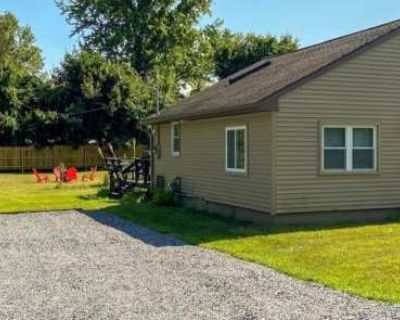 10 Newark Street. image_url. In unit laundry Patio / balcony Parking Pool Tennis court Fire pit Unit Amenities furnished in unit laundry microwave oven patio / balcony range refrigerator Property Amenities fire pit on-site laundry parking pool bbq/grill hot tub internet access tennis court. 2 Bedroom. 2 Bathroom. 900 ft . Furnished