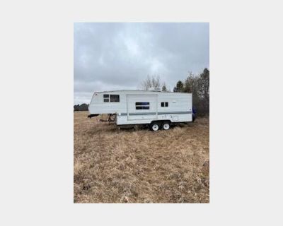 Camper 5th Wheel 2001 Skyline Nomad Scout 237-- Nice Unit.