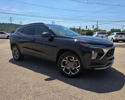 Used 2025 Chevrolet Trax LT