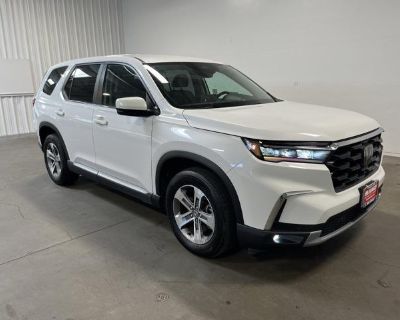 2024 Honda Pilot AWD EX-L 4DR SUV W/REAR Captain's Chairs