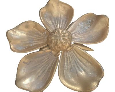 Mid-Century Flower Petal Ashtray in the Style of Gucci, 1960s