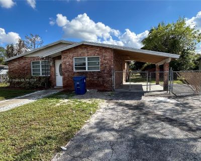 3 Bedroom 1BA 1083 ft Single Family Home For Rent in Sunrise, FL