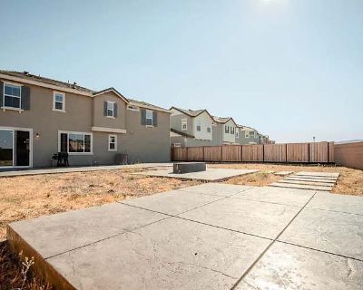 Available on: now. Unfurnished. Parking available * Internet included * Children friendly * Students welcome * 40+ years welcome Katrina will require background checks for this room Learn more. New construction in a beautiful new neighborhood. Unshared room facing the premium lot backyard. 1 shared bath right outside of bedroom and laundry on the other side. Sliding door closet. Cable ready.. R...