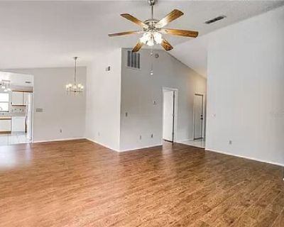 Beautiful 4 Bedroom and 2 Baths house for Rent in 10061 Cheshunt Dr, Orlando