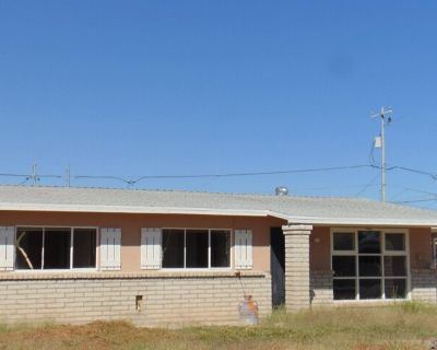 E Th St, Yuma, Home For Rent
