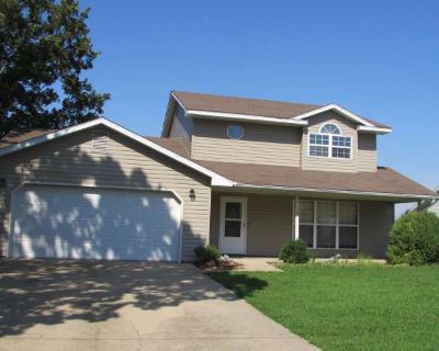 3 Bedroom 3BA 0 ft Pet-Friendly Apartment For Rent in St. Robert, MO