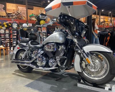 2005 Honda VTX1800N Spec 2